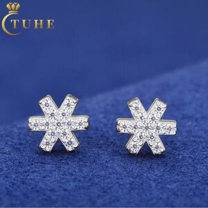 925 Sterling Silver Winter Snowflake Zicornia Stud Earrings
